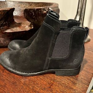 Born Distressed Black SuedeChelsea Boots NWOB 7.5